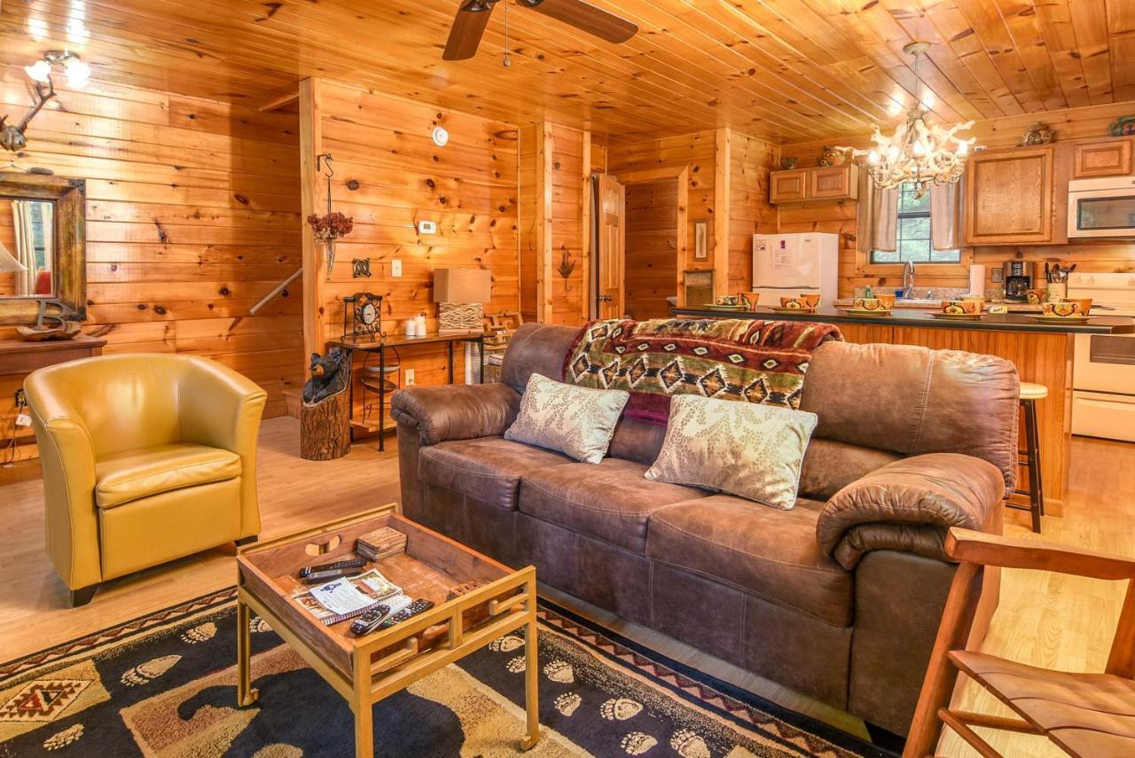 Permanent Vacation-Private Honeymoon Cabin With Hot Tub Sevierville Exterior foto