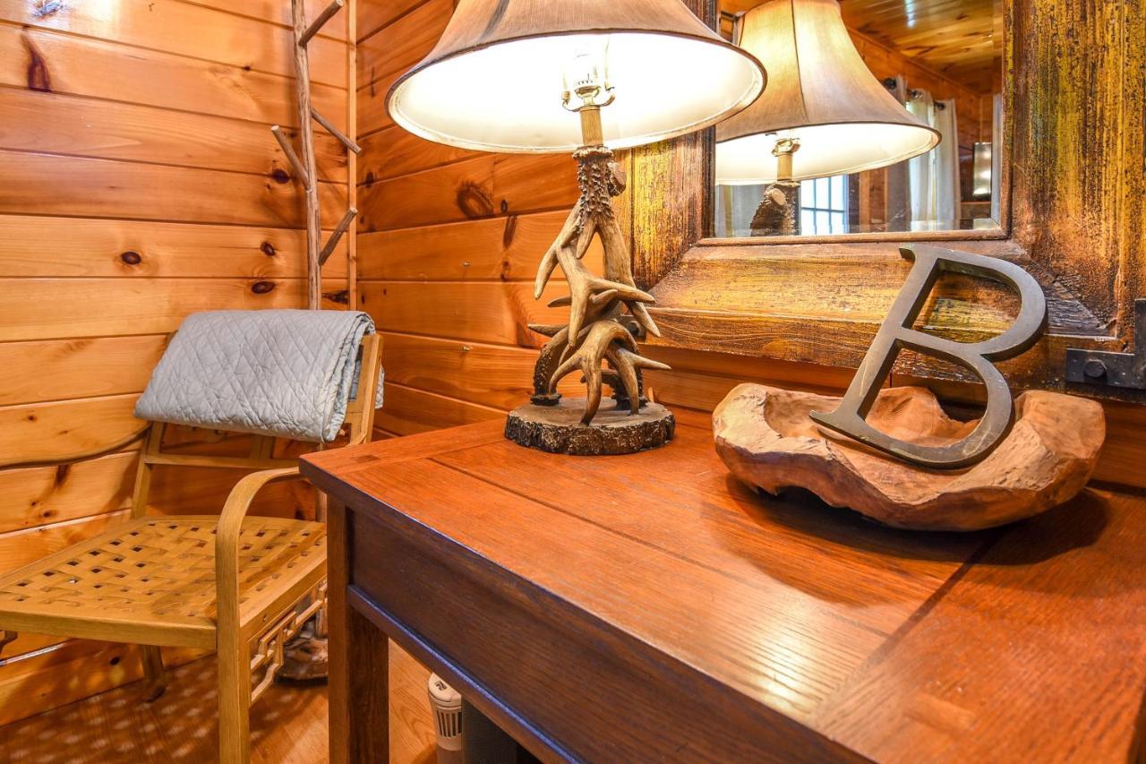 Permanent Vacation-Private Honeymoon Cabin With Hot Tub Sevierville Exterior foto