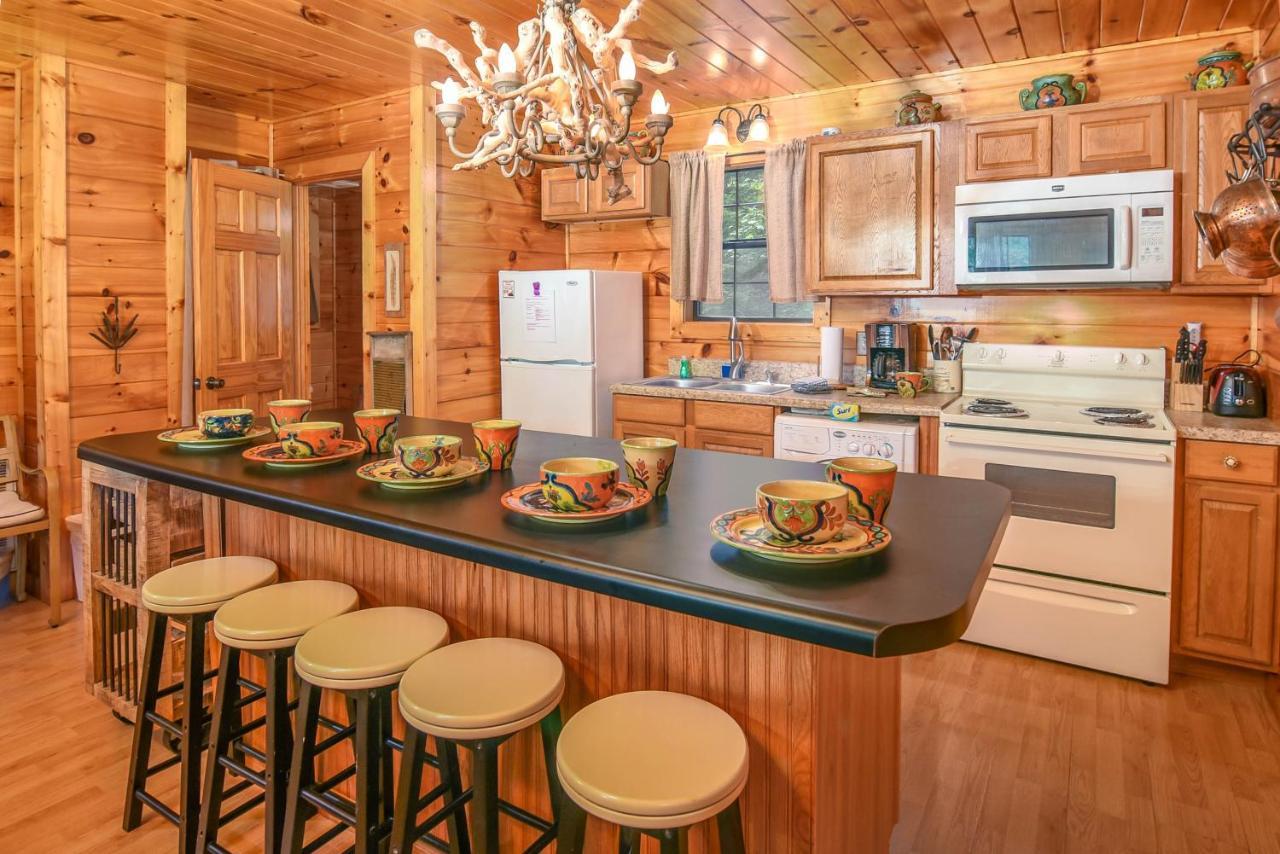 Permanent Vacation-Private Honeymoon Cabin With Hot Tub Sevierville Exterior foto