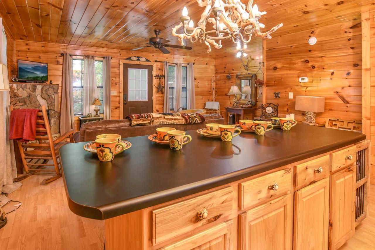 Permanent Vacation-Private Honeymoon Cabin With Hot Tub Sevierville Exterior foto